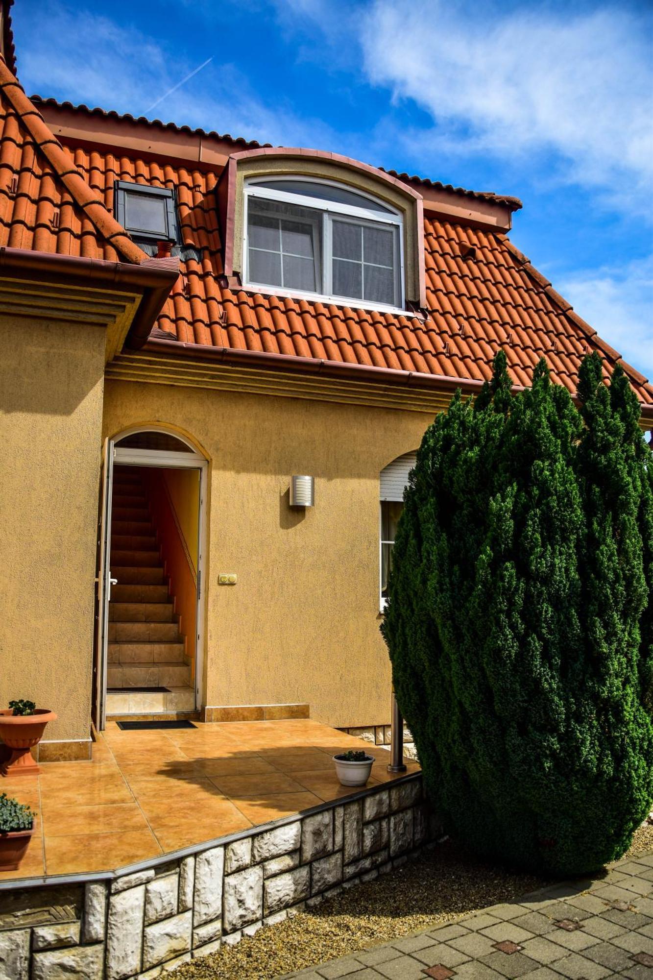Ambrozia Guesthouse Nagykanizsa Exterior photo